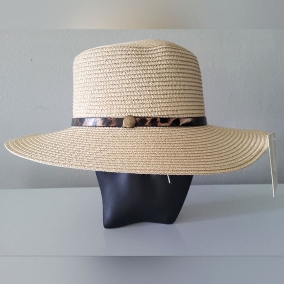Panama brim hat with leopard strap - Picture 6 of 9